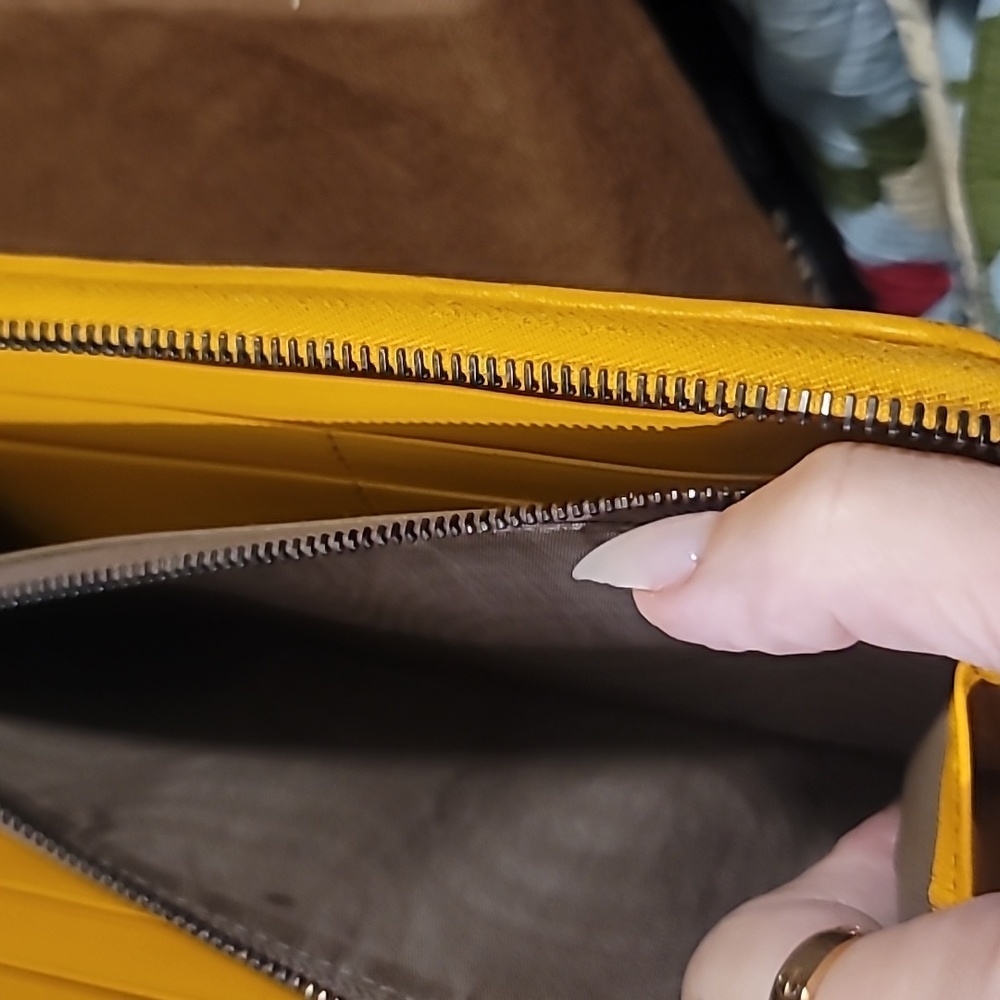 - Bottega Veneta yellow Zippy wallet - Picture 6 of 7